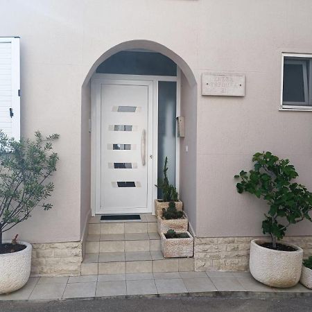 Apartments Vrime Biograd Na Moru Exterior foto